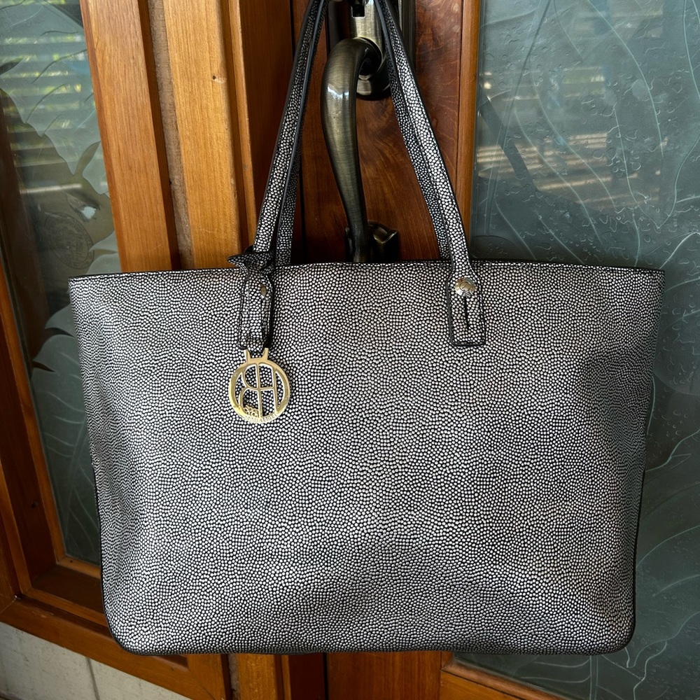 Henri bendel RARE tote- EUC